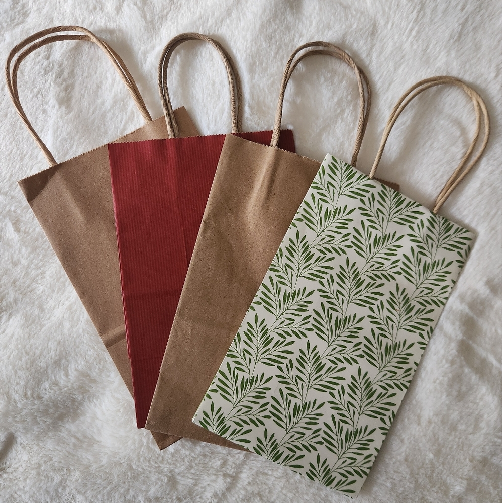 Assorted Gift Bags Set - Picture 5 of 7
